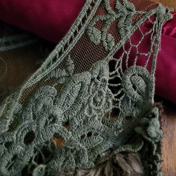 Shaggy fur embroidered top L - Picture 8 of 13